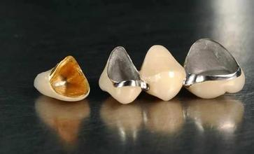 �ɶ����������ļ۸��Ƕ����أ�